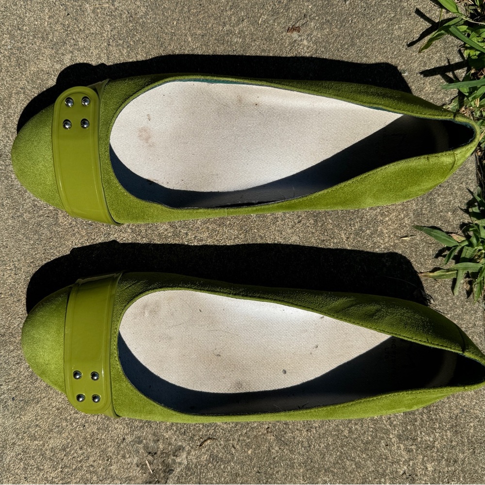 Marc Fisher lime green suede flats with patent leather accent. - Picture 2 of 4